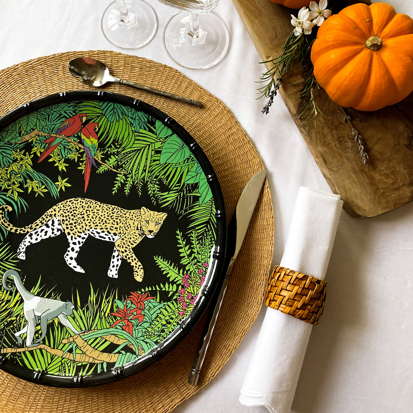 Large dinner plate in black melamine - Ø 28 cm