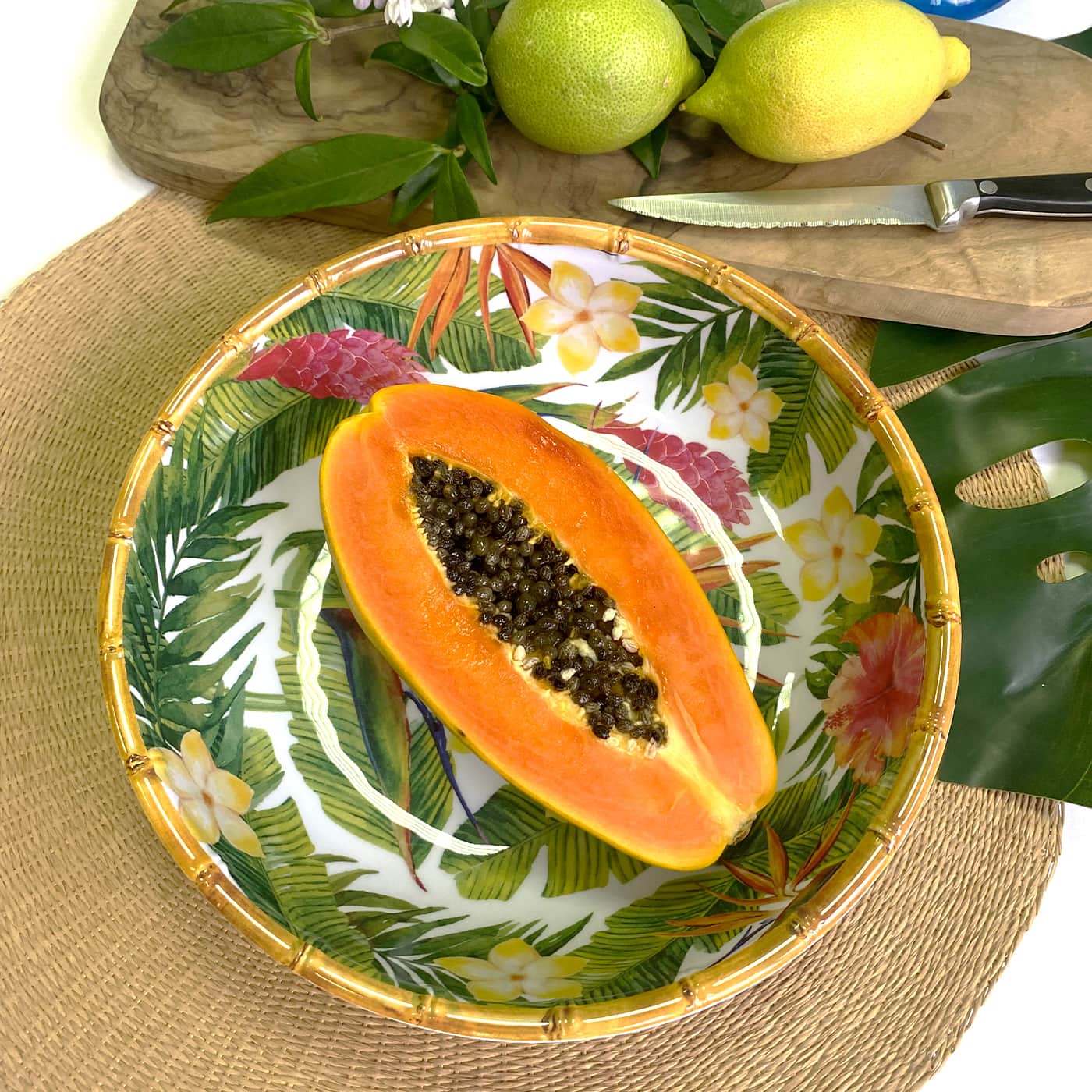 Large soup / pasta plate in melamine with exotic flowers - Ø 23 cm