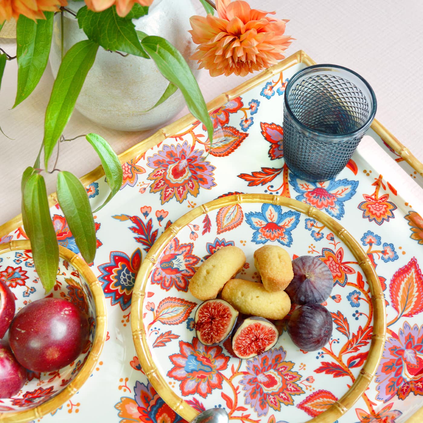 Large melamine tray with flower handles - 50 x 36 x 5 cm