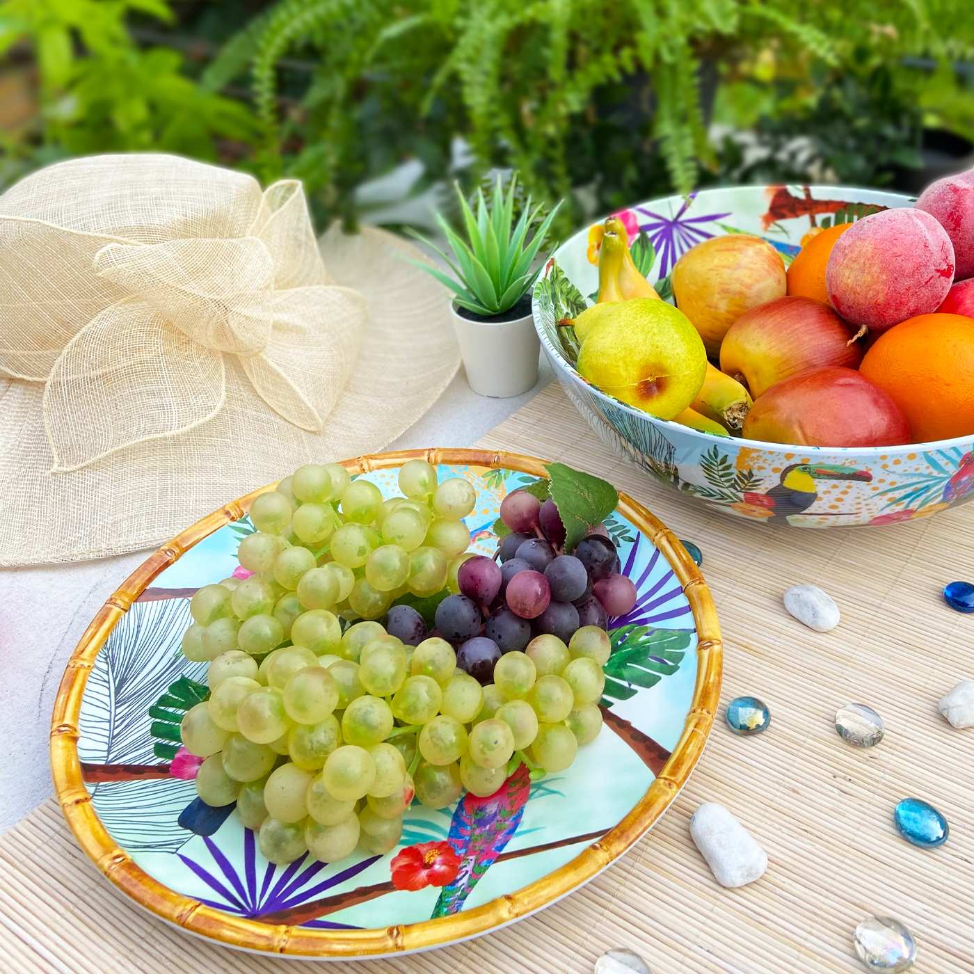 Round melamine serving dish with toucans - Ø 35,5 cm