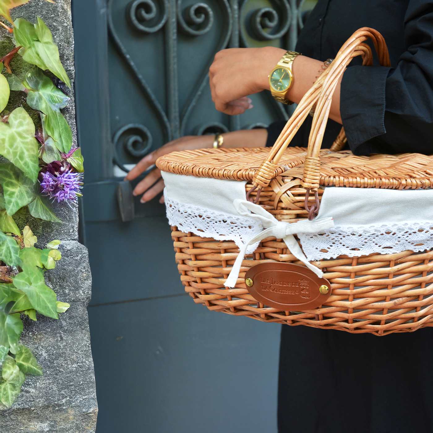 Wicker Basket with Lace Fabric Linen