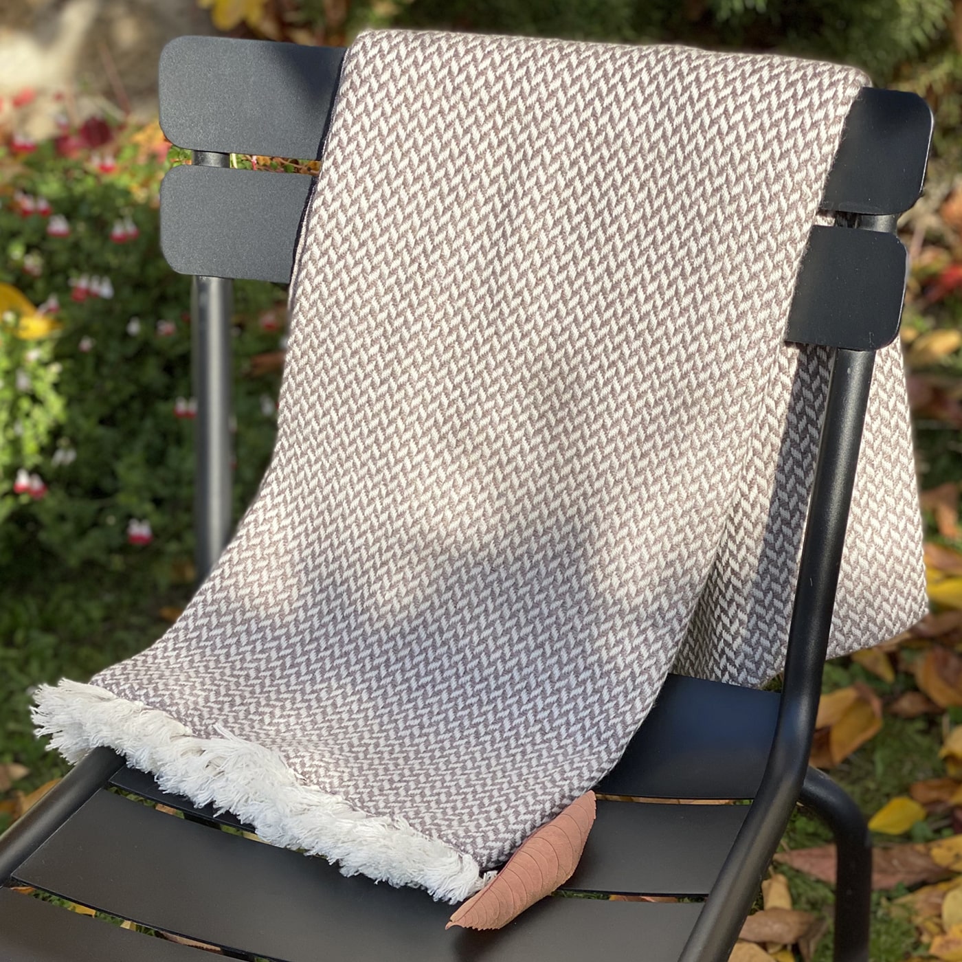 Comfortable throw in cashmere and wool: Chestnut / Brown - 130 x 230 cm