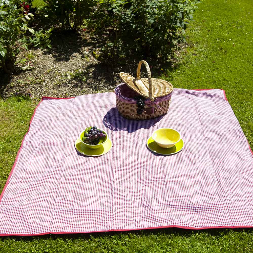 Waterproof picnic blanket red and white gingham