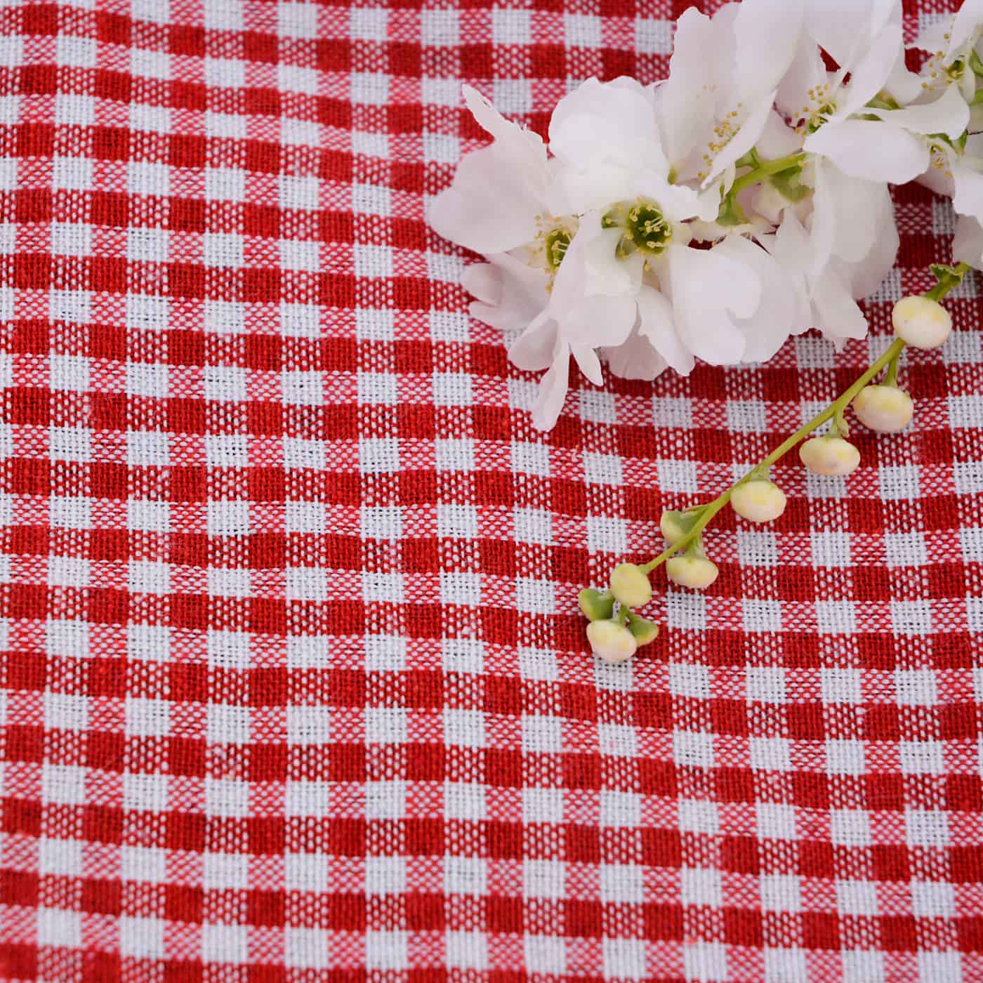 Waterproof picnic blanket red and white gingham XL