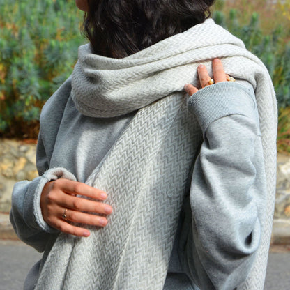 Women's stole/pashmina in Silver grey Herringbone pattern