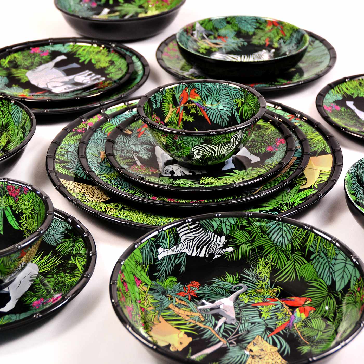 Soup / pasta plate in black melamine - Ø 20 cm